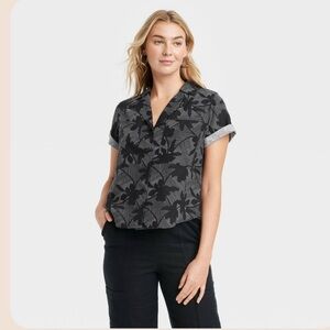 NWT Universal Thread Women’s Linen Blend Floral Button Front Shirt Top Black‎ M